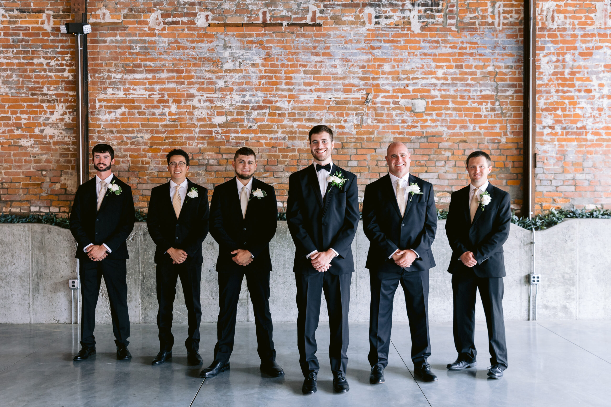 wedding party groomsmen photos