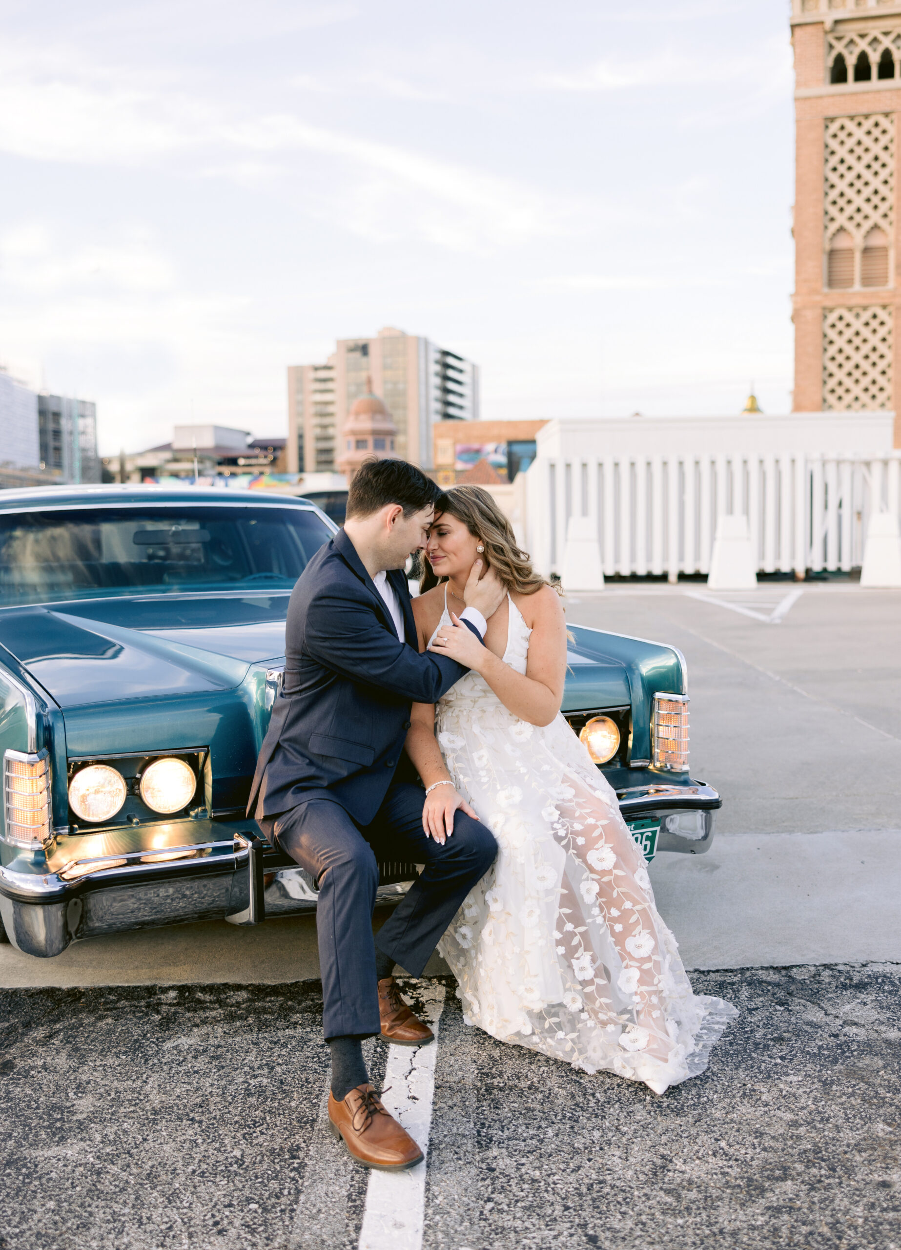 engagement session in Kansas city with a vintage car, elegant couples session by Tatyana Zadorin Photography