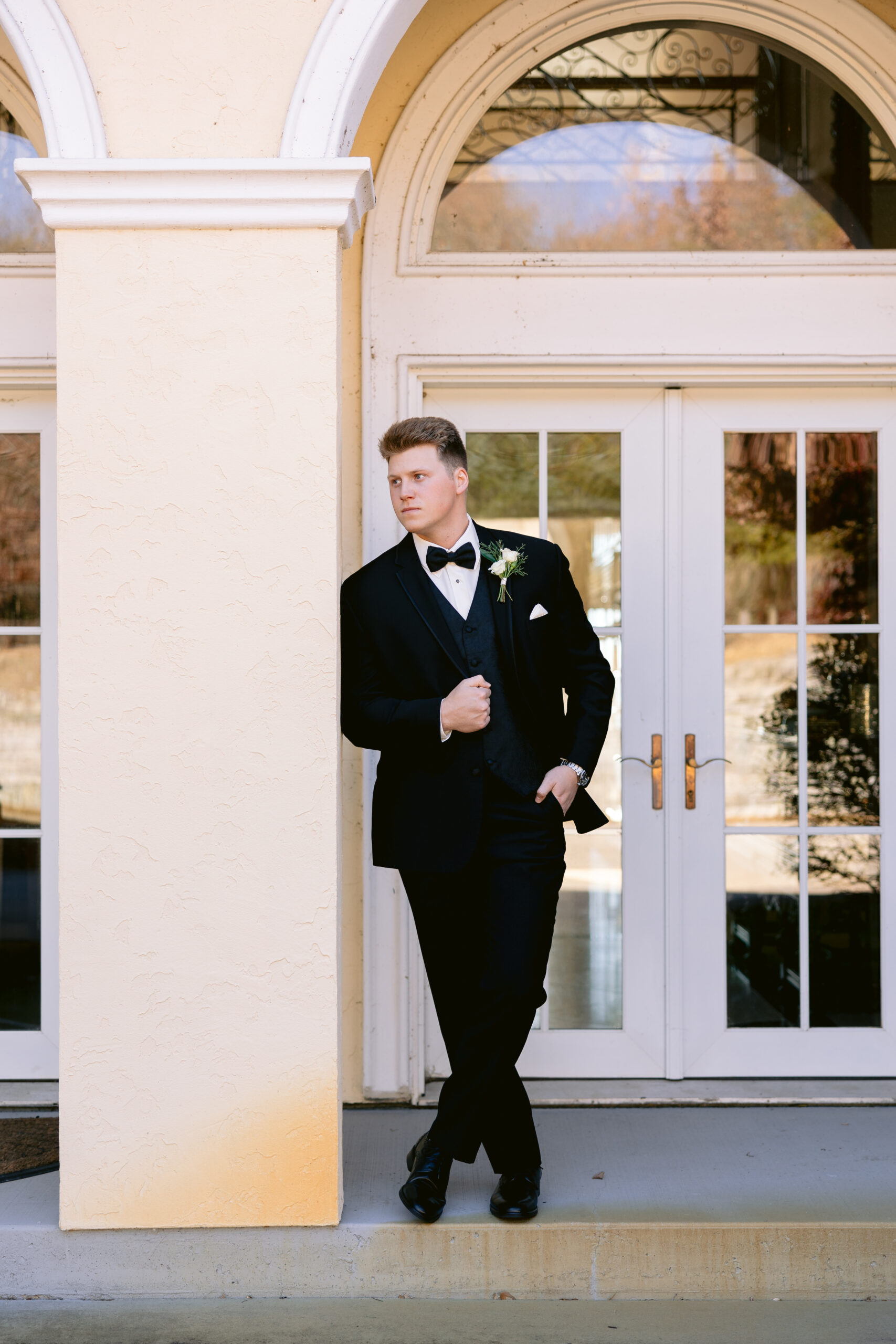 groom portraits, groom getting ready, wedding photography, springfield wedding photographer, branson wedding photography, big cedar