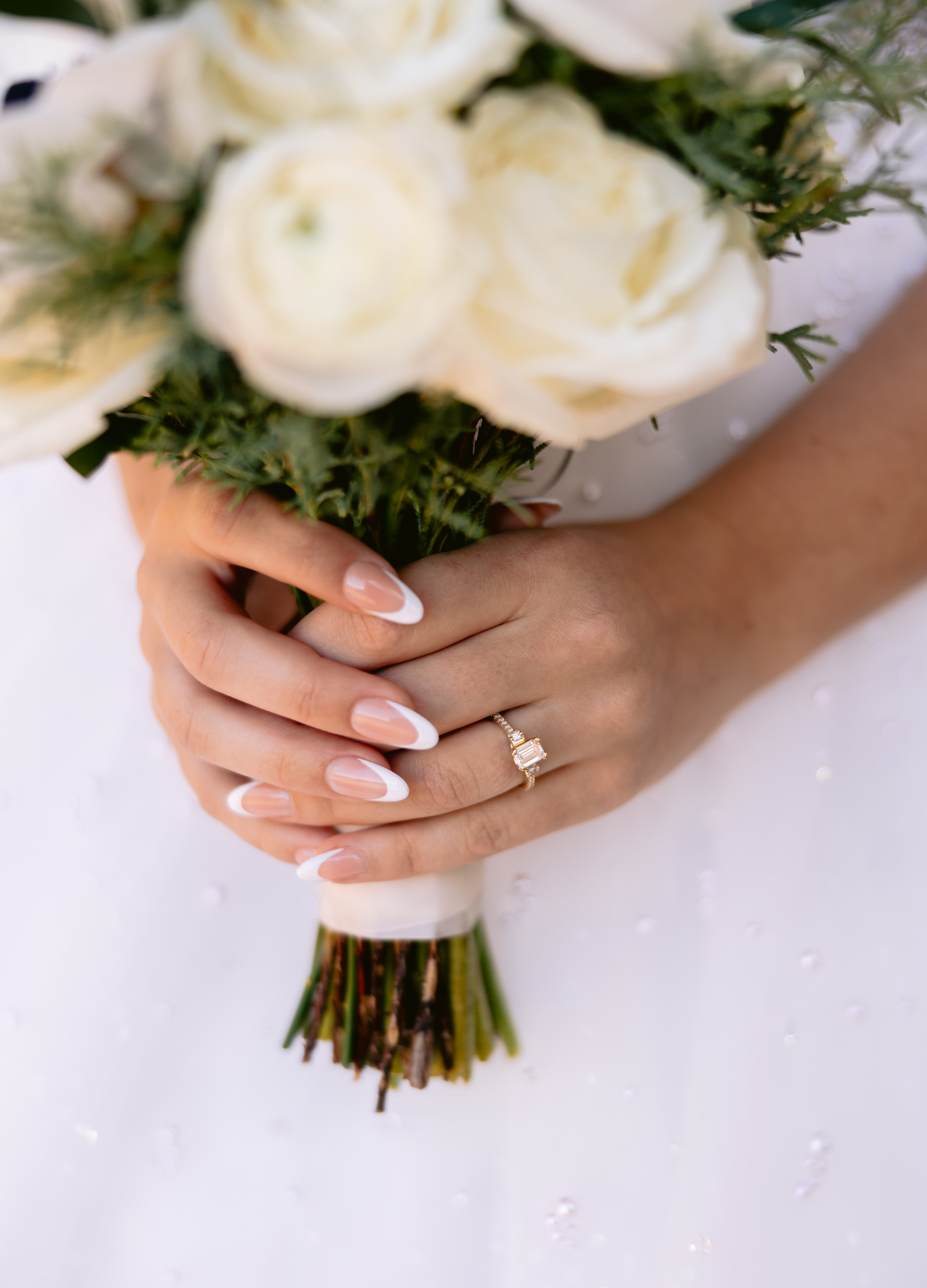 close up of wedding ring, wedding bouquet, wedding photography details